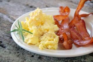 Plate of bacon and eggs